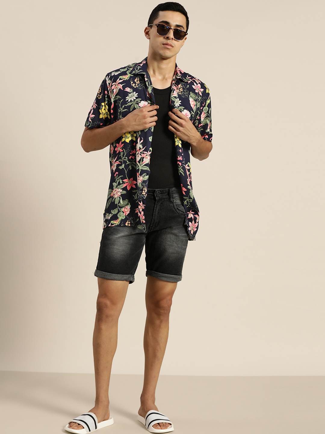 

Hancock Men Navy Blue Relaxed Floral Opaque Printed Casual Shirt