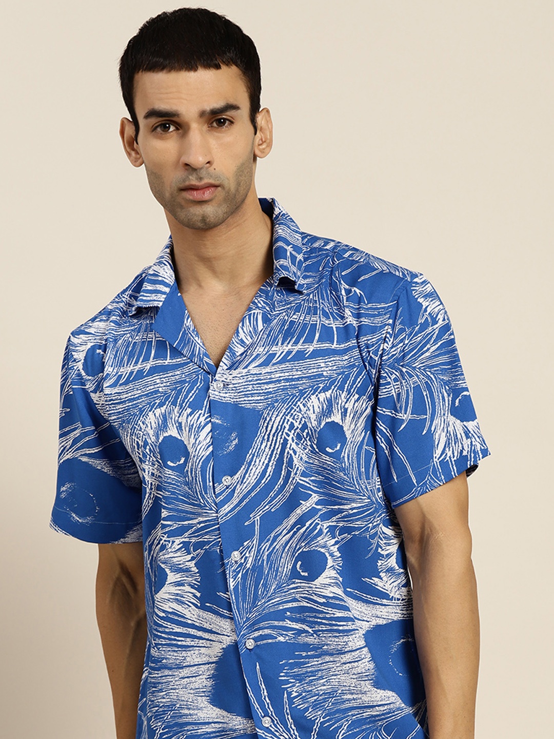 

Hancock Men Blue & White Relaxed Fit Peacock Feather Printed Casual Resort Shirt