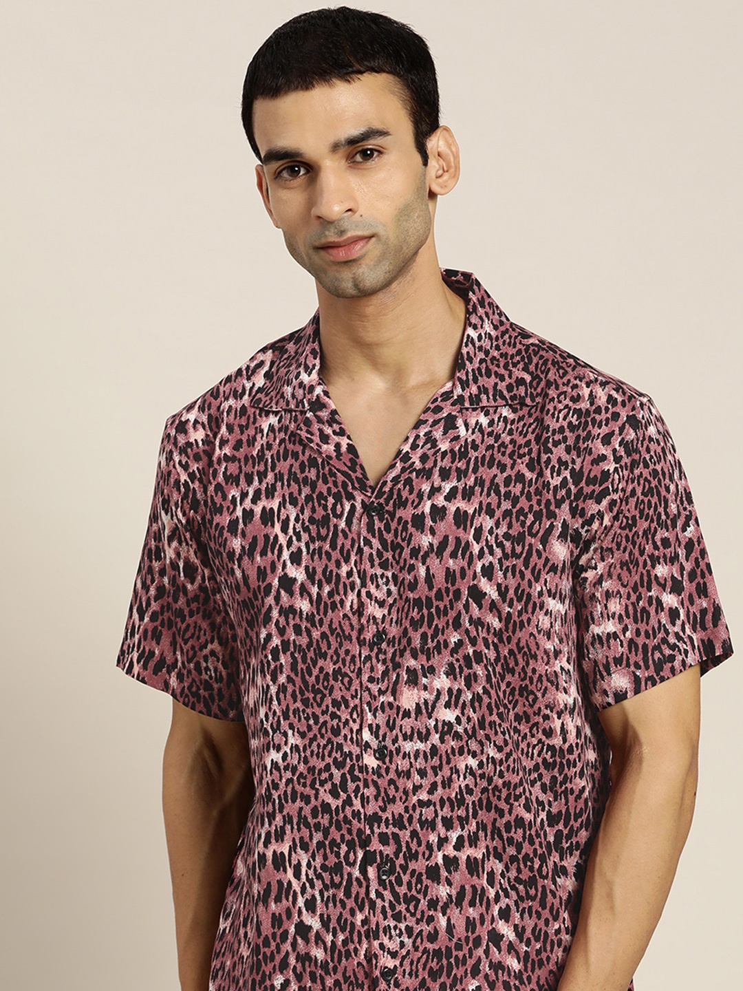 

Hancock Men Pink Relaxed Animal Opaque Printed Casual Shirt