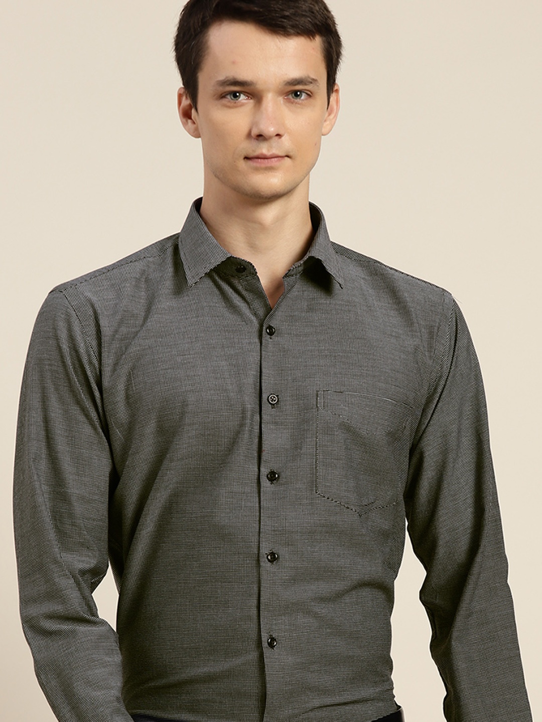 

Hancock Men Black & White Premium Slim Fit Micro-Patterned Cotton Formal Shirt