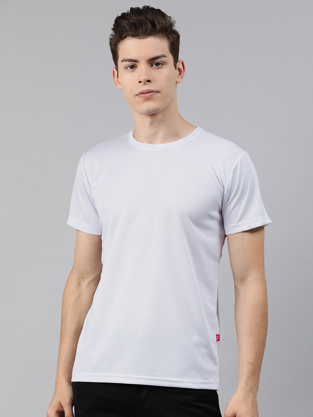 

UNSULLY Men Off-White Solid Running T-shirt