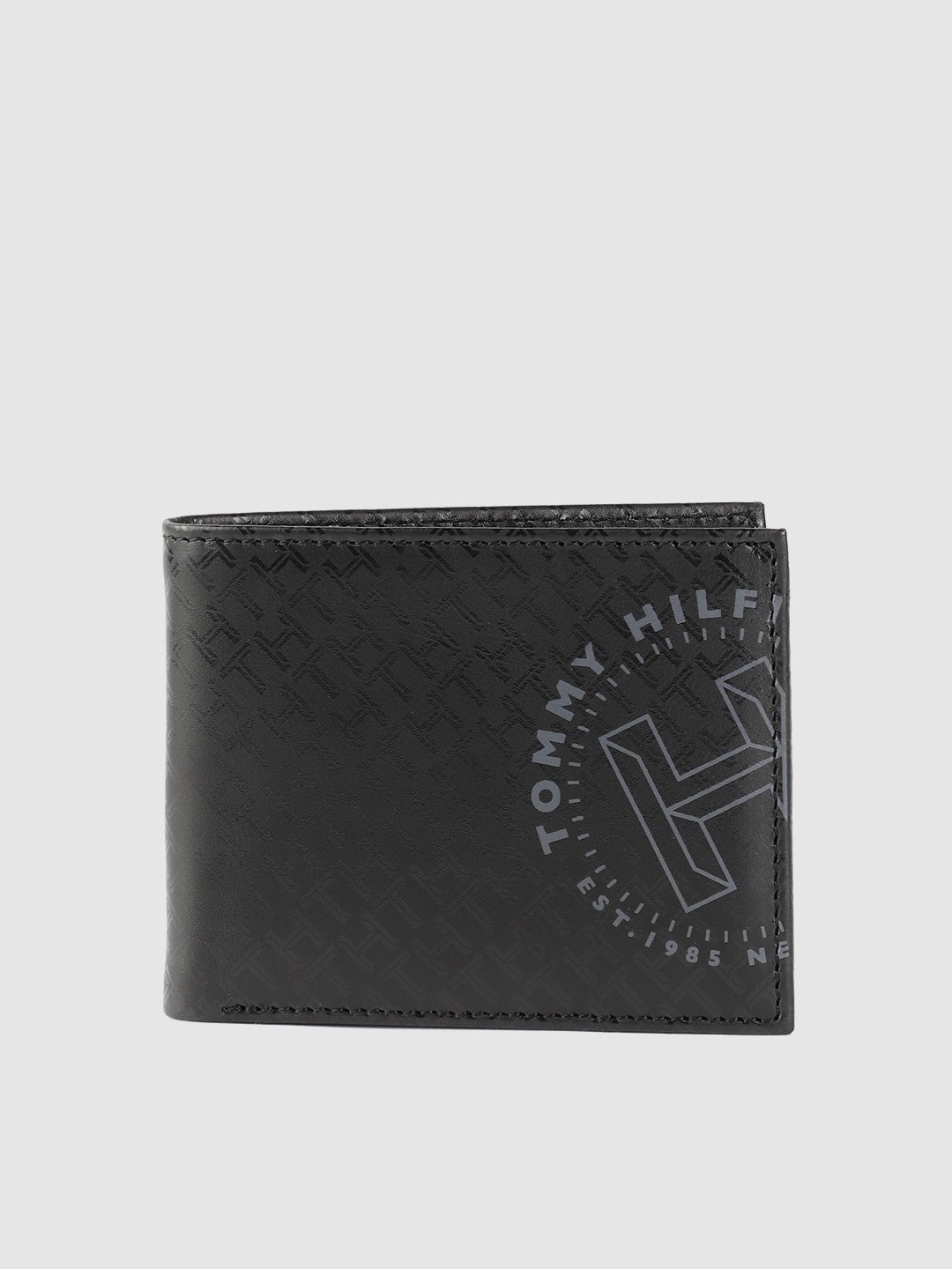 

Tommy Hilfiger Men Black Brand Logo Leather Two Fold Wallet