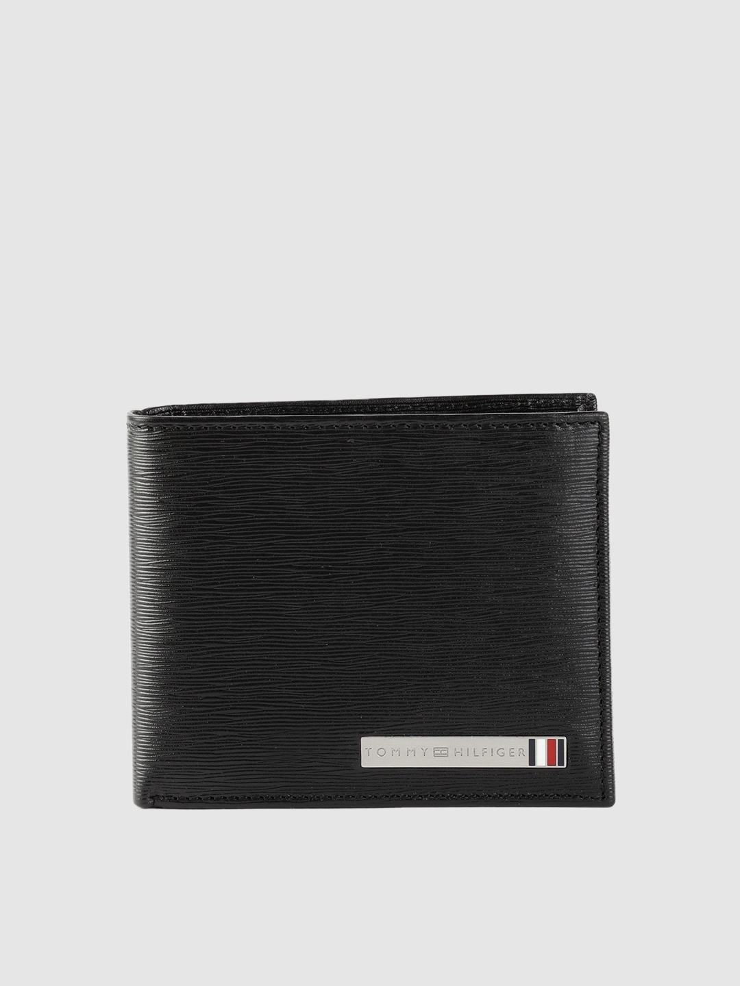 

Tommy Hilfiger Men Black Leather Two Fold Wallet