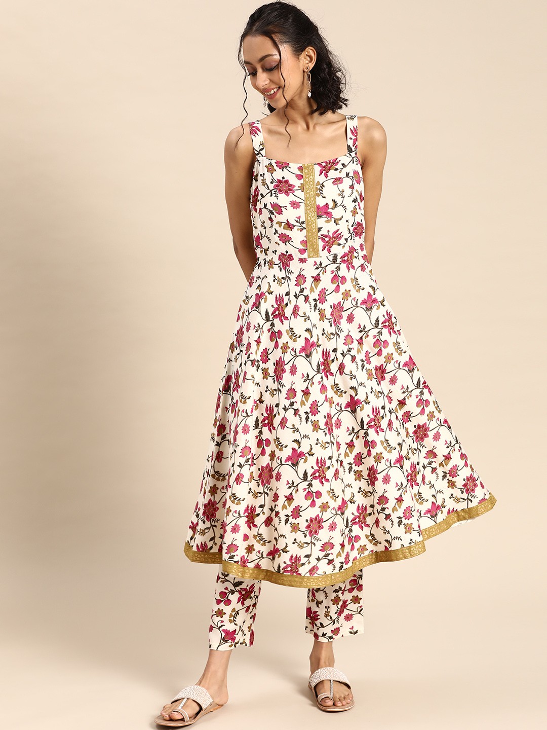 

MABISH by Sonal Jain Women Cream-Coloured Floral Printed Regular Kurta with Palazzos