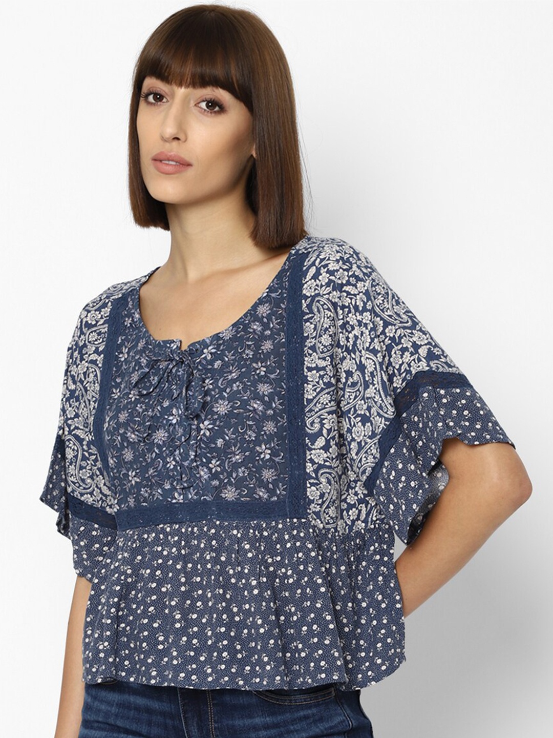 

AMERICAN EAGLE OUTFITTERS Woman Blue Floral Kaftan Top