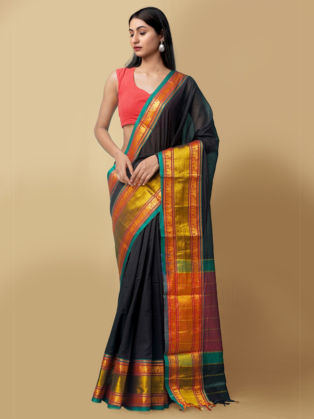 

Unnati Silks Black & Gold-Toned Woven Design Pure Cotton Narayan Peth Saree