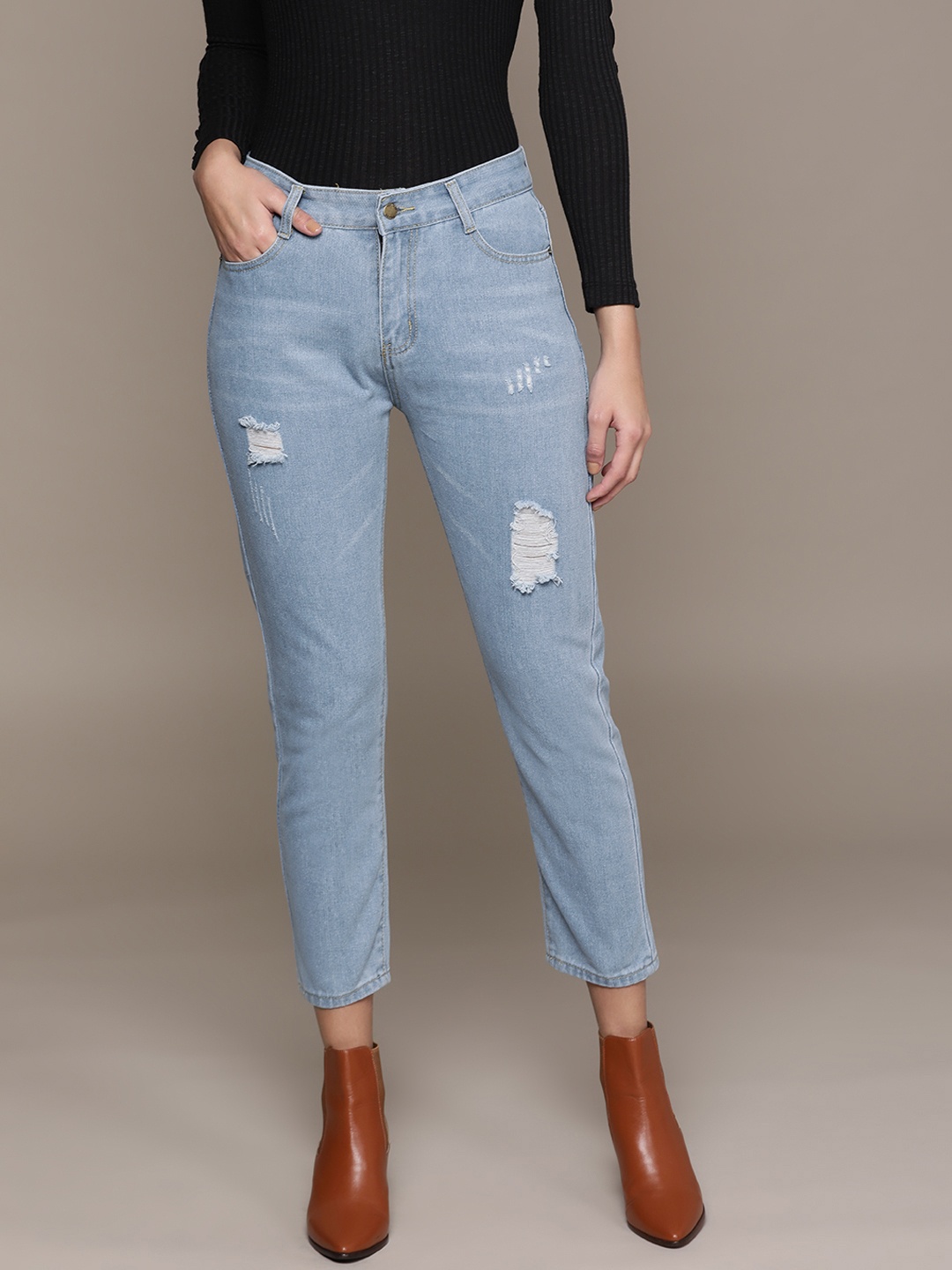 

URBANIC Women Blue Cotton Mildly Distressed Cropped Jeans