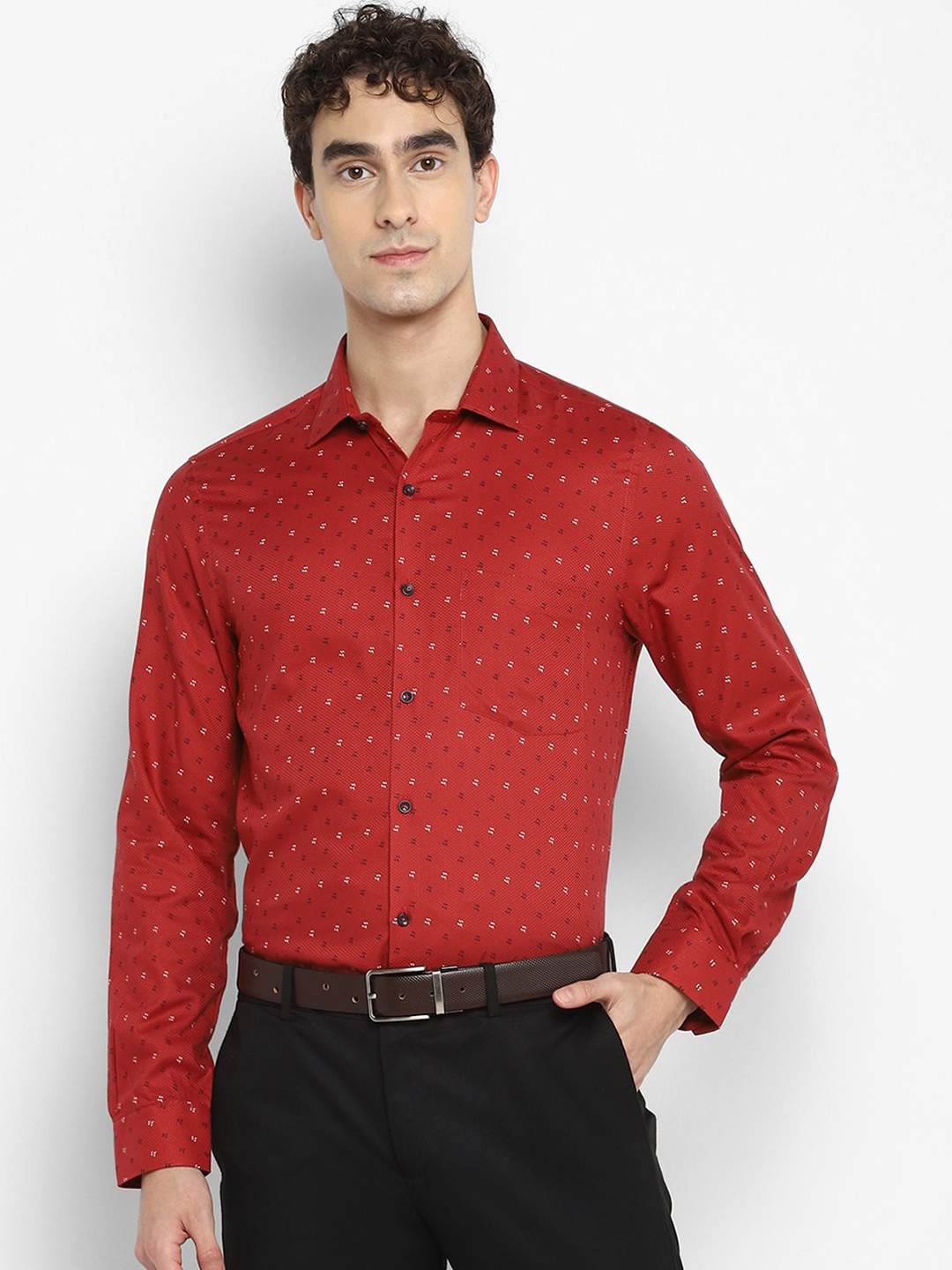 

Turtle Men Red Slim Fit Floral Opaque Printed Formal Shirt