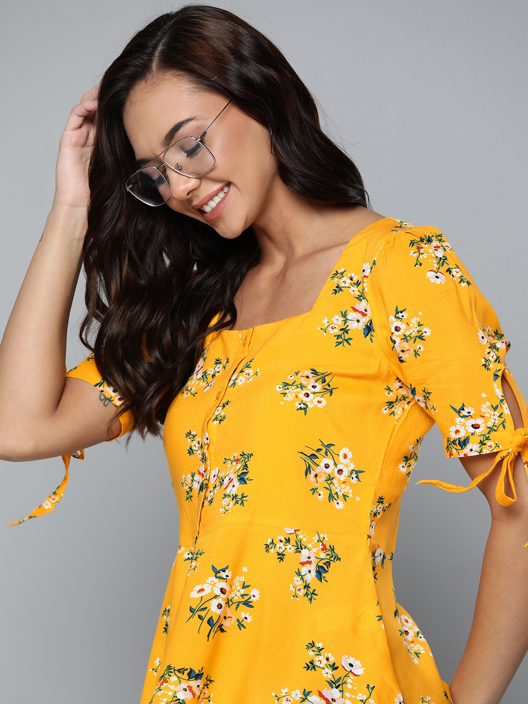 

Mast & Harbour Women Yellow & White Floral Print Top