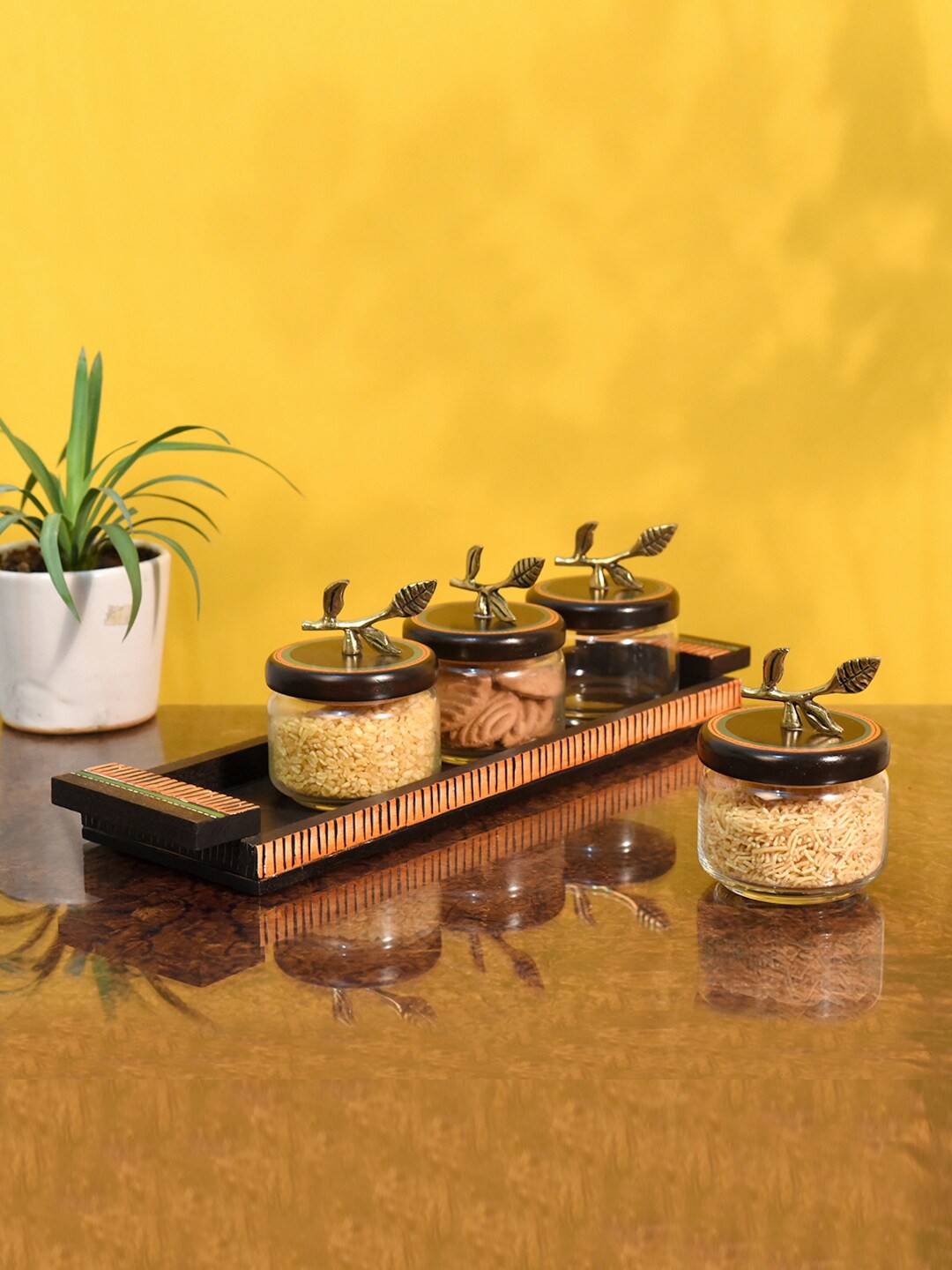 

AAKRITI ART CREATIONS 4 Glass Jaar With Wooden Tray, Brown