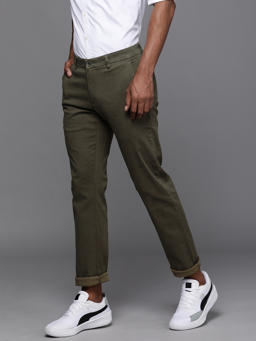 

Allen Solly Men Brown & Black Checked Slim Fit Mid Rise Regular Trousers