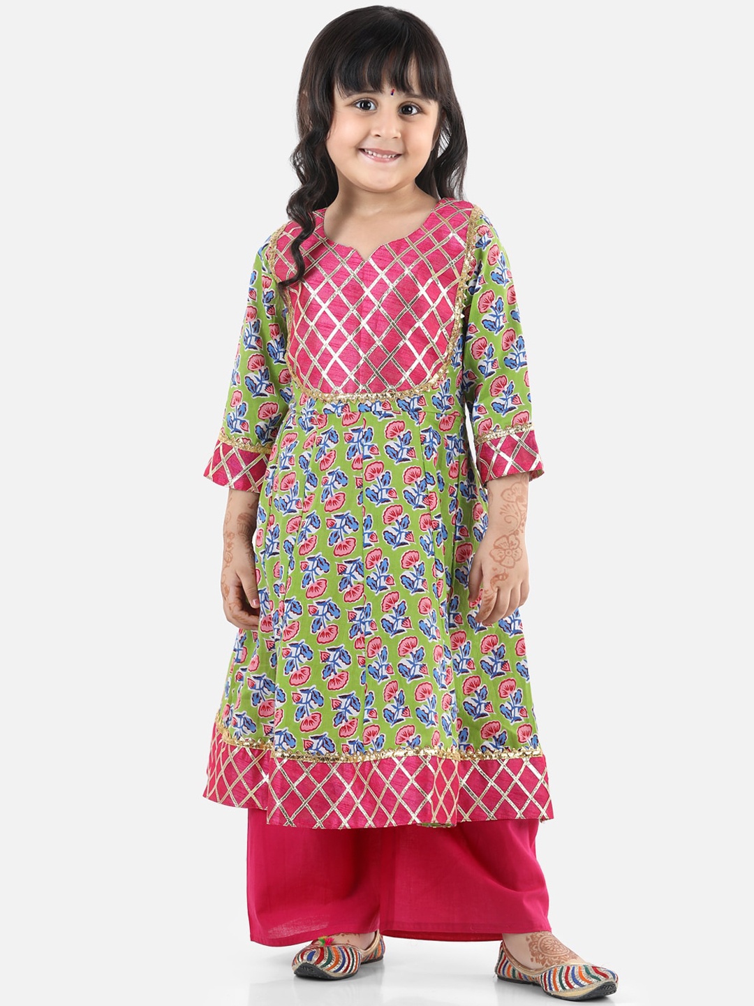 

BownBee Girls Green & Pink Printed Pure Cotton Kurta with Palazzos