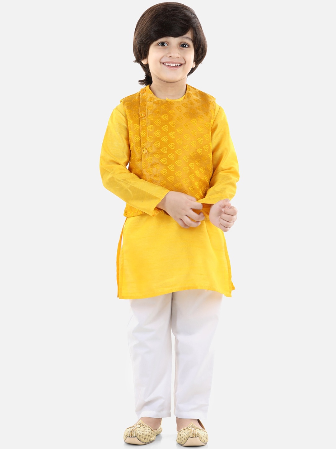 

BownBee Boys Yellow & White Kurta & Pyjamas With Jacket