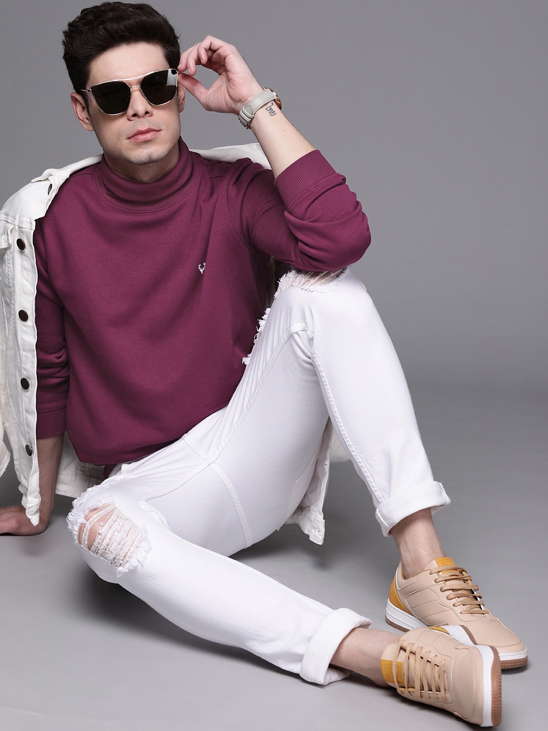 

Allen Solly Men Magenta Sweatshirt