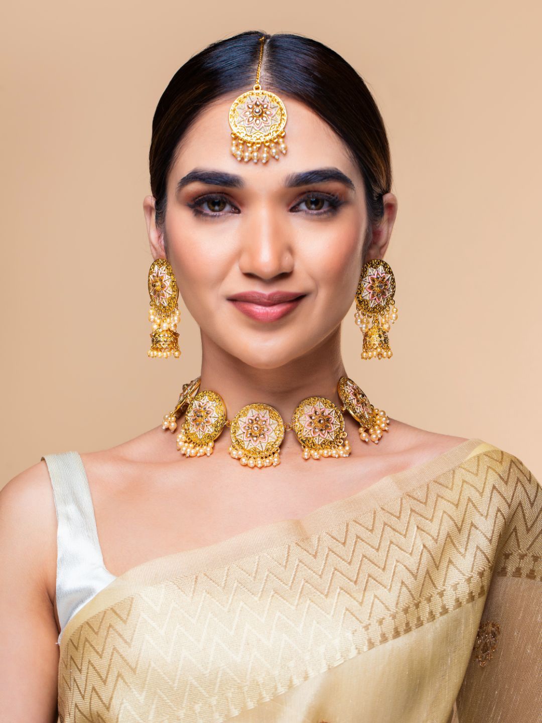 

Priyaasi Gold-Plated & White Kundan-Studded & Beaded Handcrafted Jewellery Set