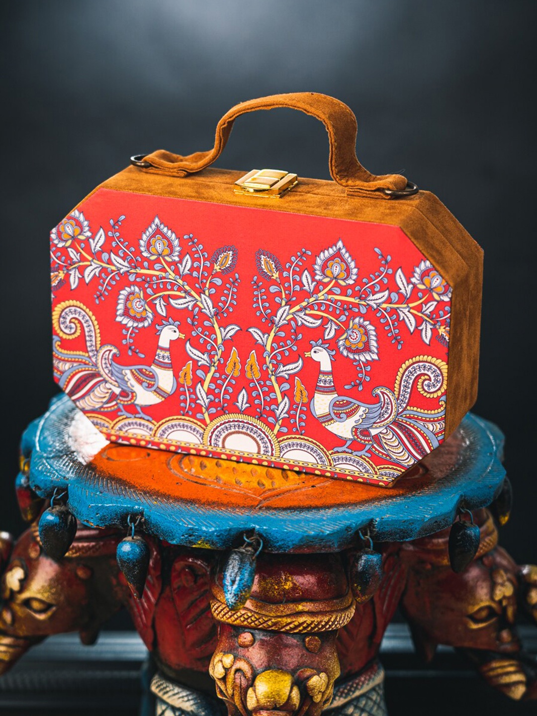 

NR By Nidhi Rathi Red & Blue Printed Box Clutch