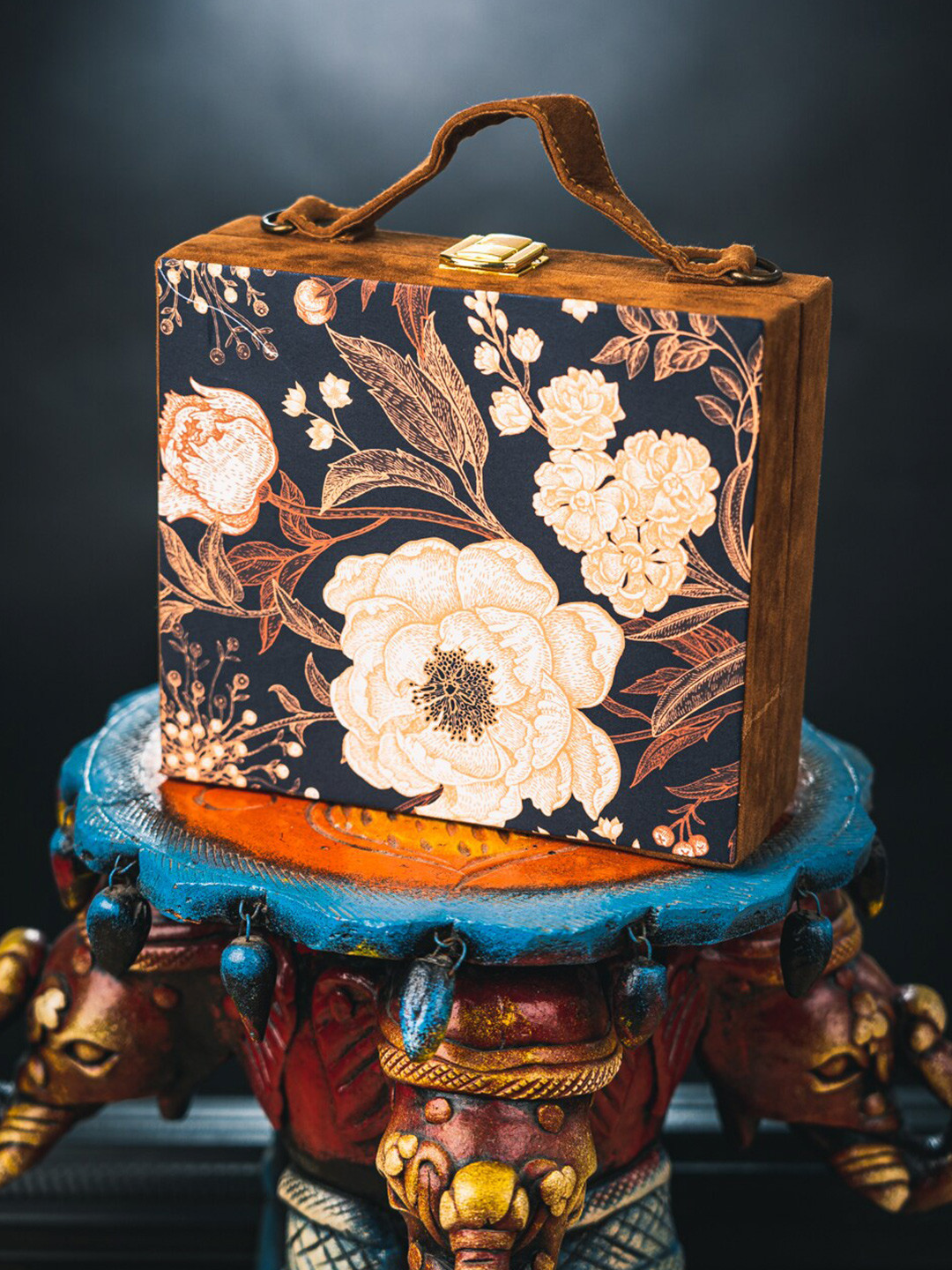 

NR By Nidhi Rathi Black & Multicoloured Floral Printed Box Clutch With Detachable Strap