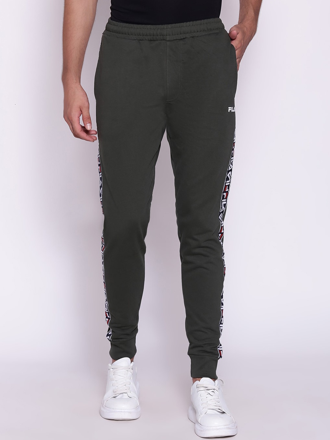 

FILA Men Green Solid Pure Cotton Joggers