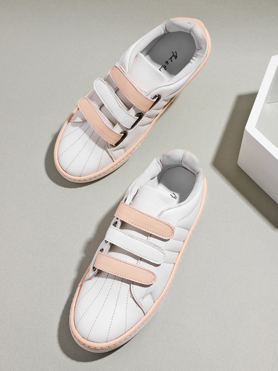 

Mast & Harbour Women White & Peach-Coloured Solid Sneakers