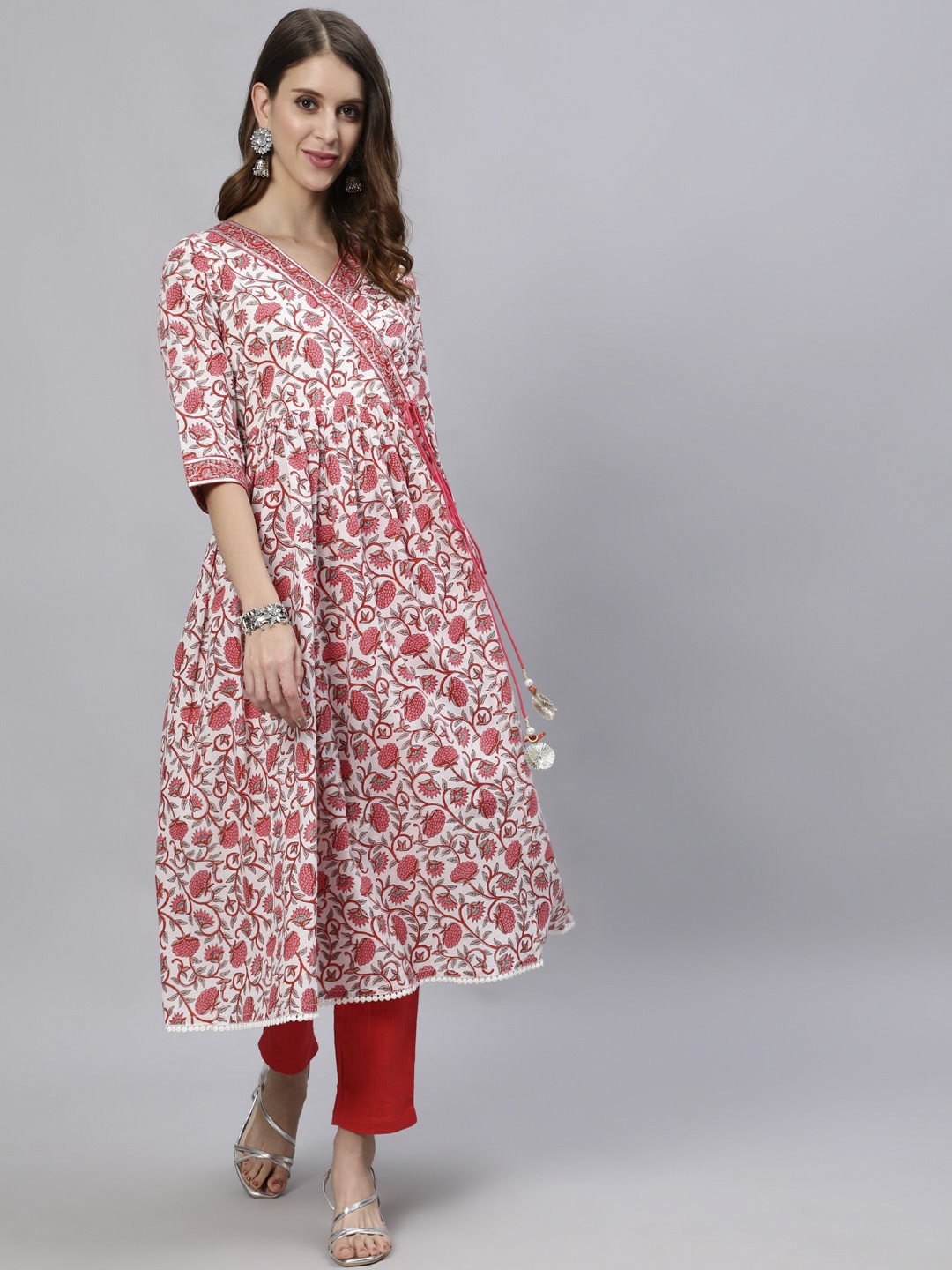 

Jaipur Kurti Women White Floral Printed Angrakha Kurta
