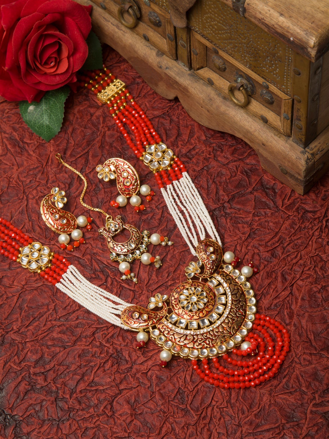 

Moedbuille Red & White Pearls & Onyx Stone Studded Meenakari Jewellery Set With Maang Tika