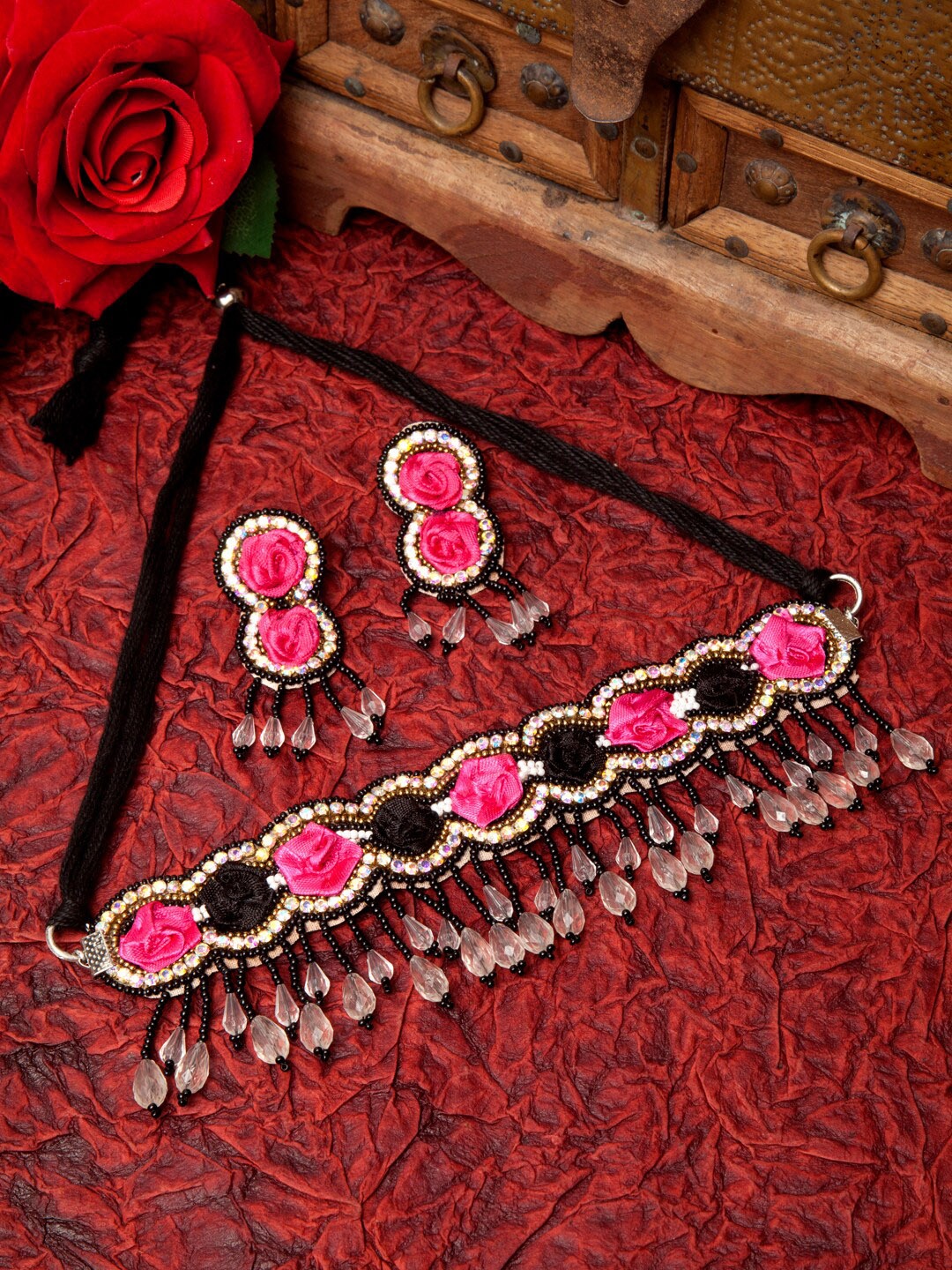 

Moedbuille Pink & Black Silver Plated Beads & Stones Floral Handcrafted Jewellery