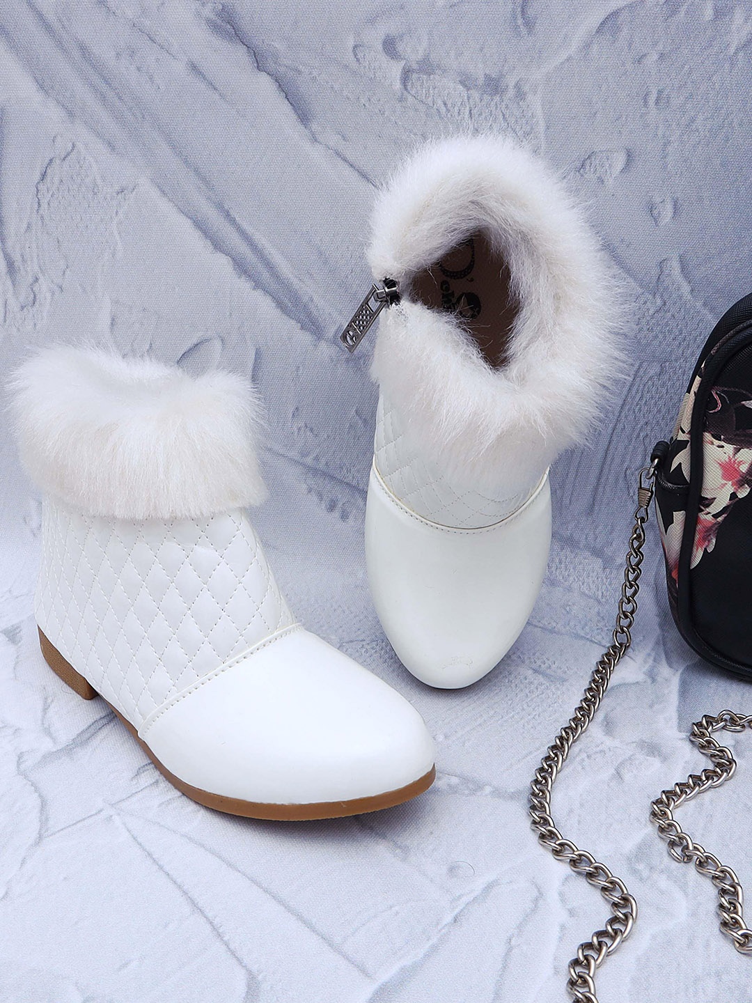 

DChica Girls White Textured Patent Leather Quilted Fur Flat Boots