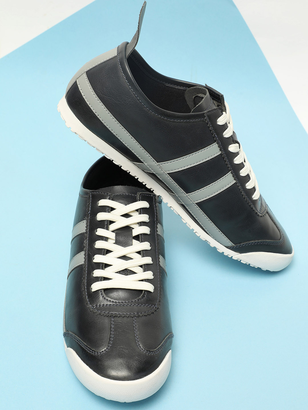 

HIGHLANDER Men Navy Blue Colourblocked PU Sneakers