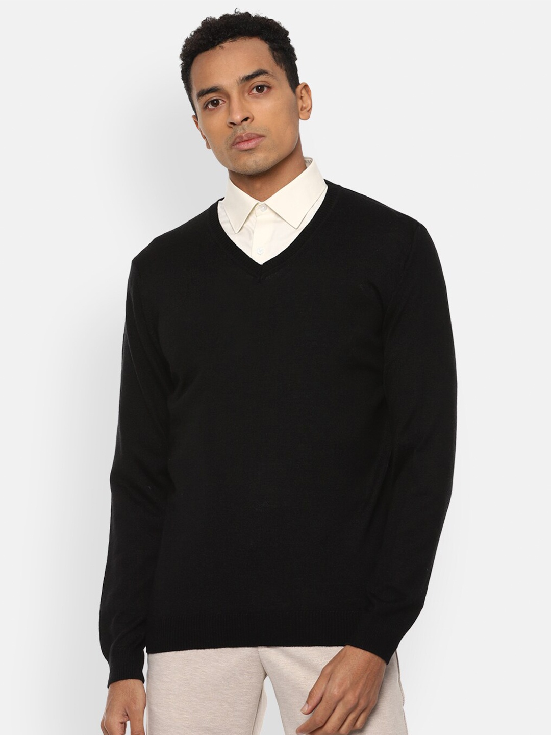 

Van Heusen Men Black Pullover Sweater