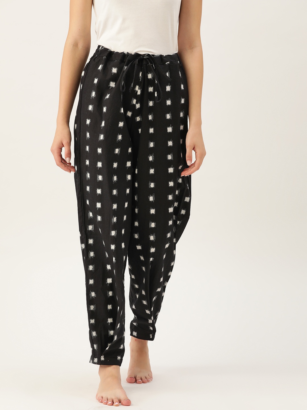 

MBeautiful Women Black & White Organic Cotton Ikkat Printed Lounge Pants