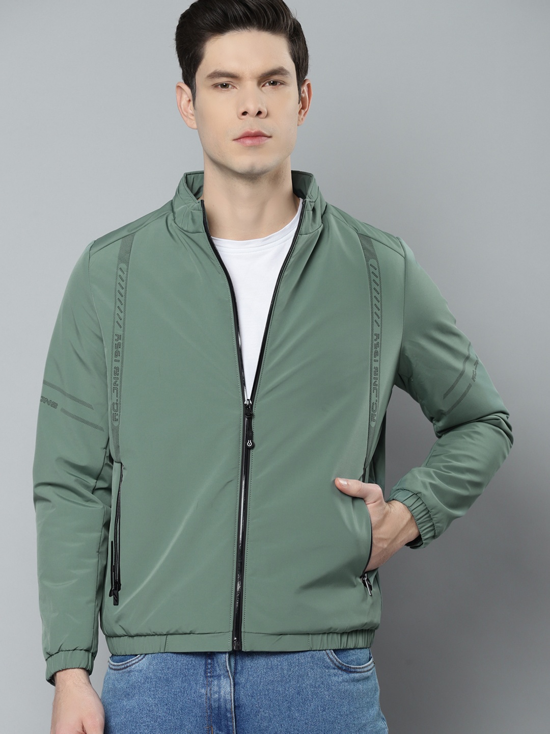 

Fort Collins Men Green Solid Bomber Jacket