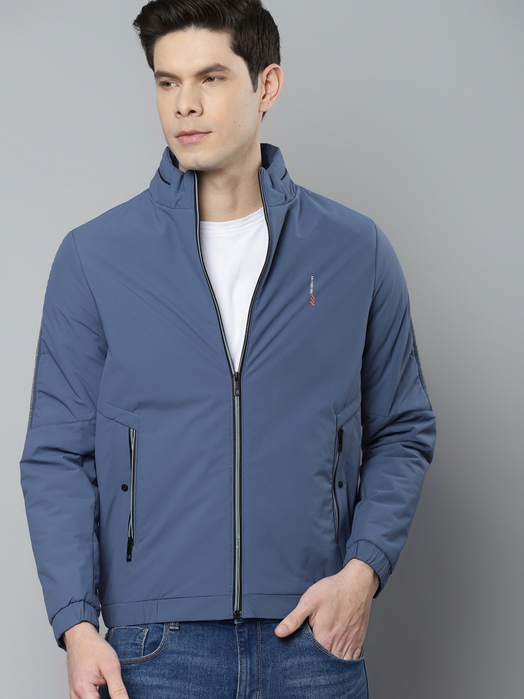 

Fort Collins Men Blue Solid Padded Jacket