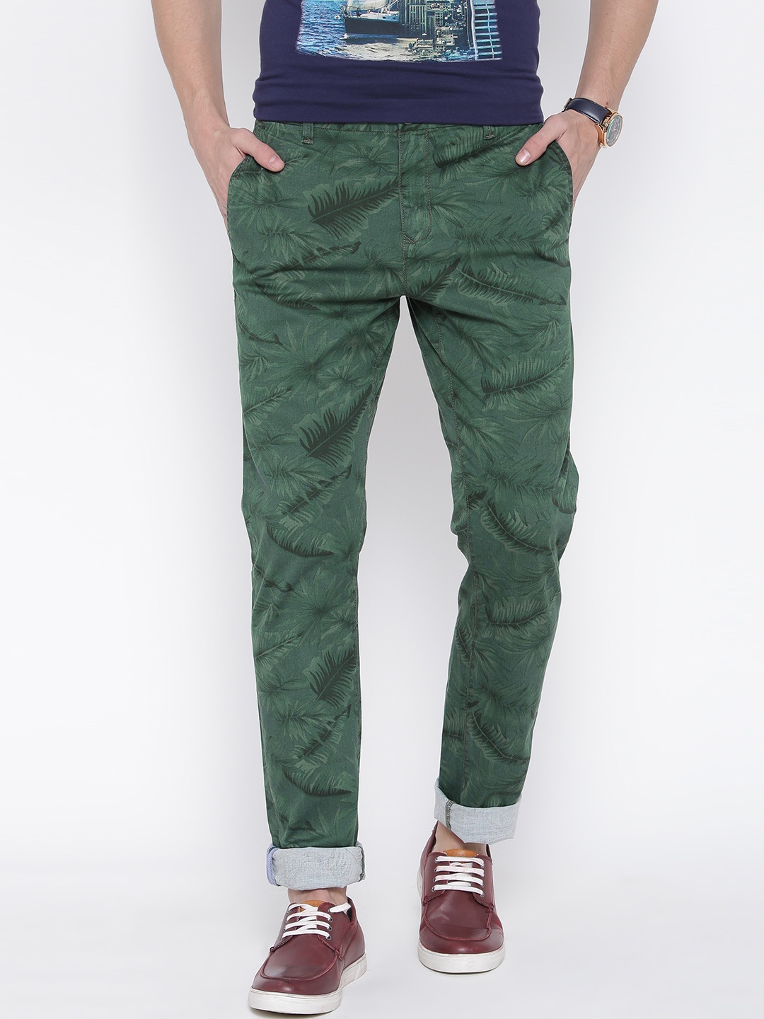 

Tommy Hilfiger Men Olive Green Printed Regular Fit Chino Trousers