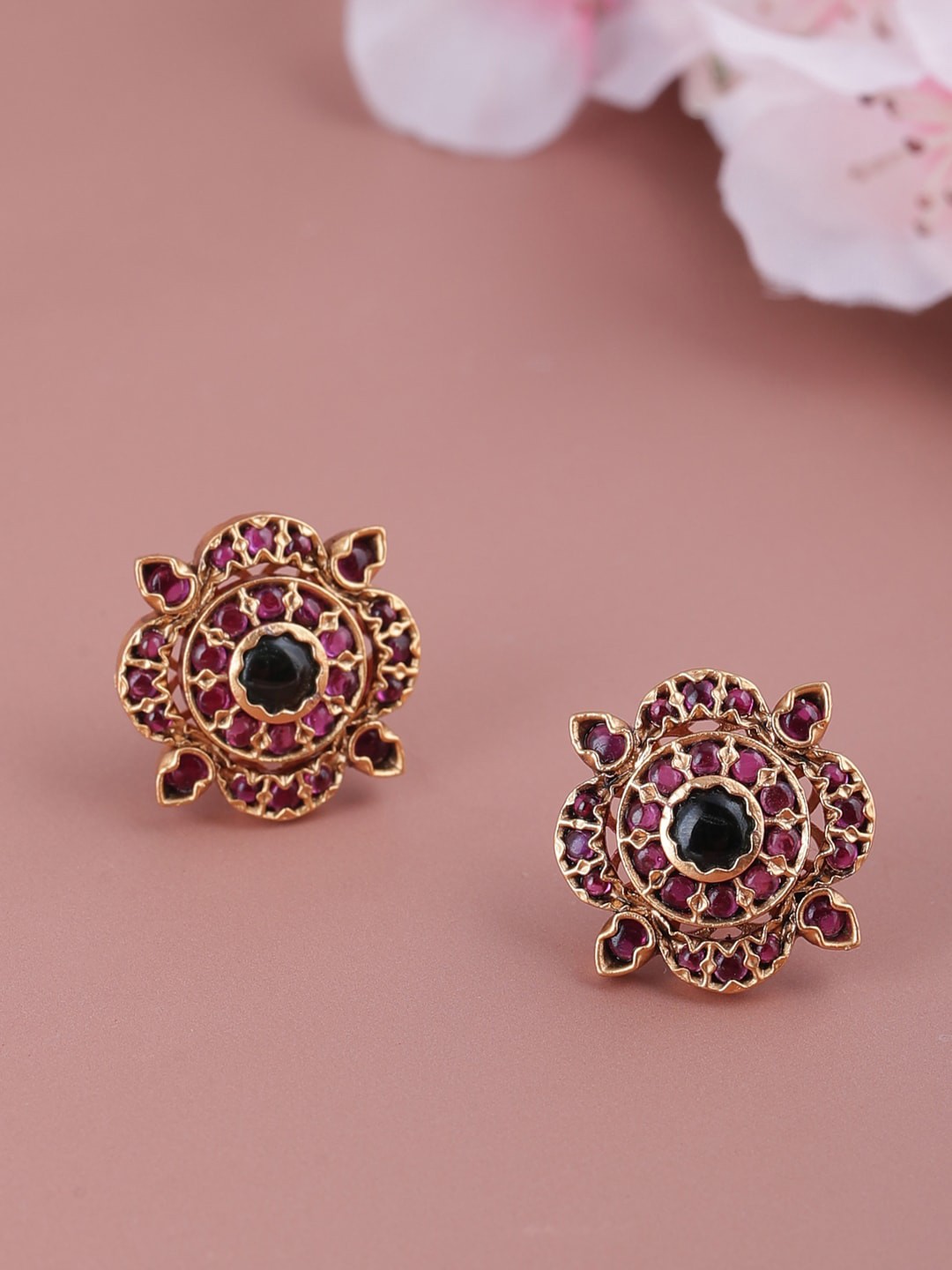 

Shoshaa Magenta & Gold-Plated Geometric Studs Earrings