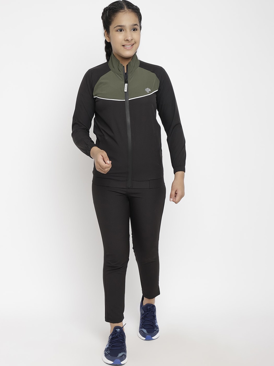 

CHIMPRALA Girls Olive Green & Black Solid Tracksuit