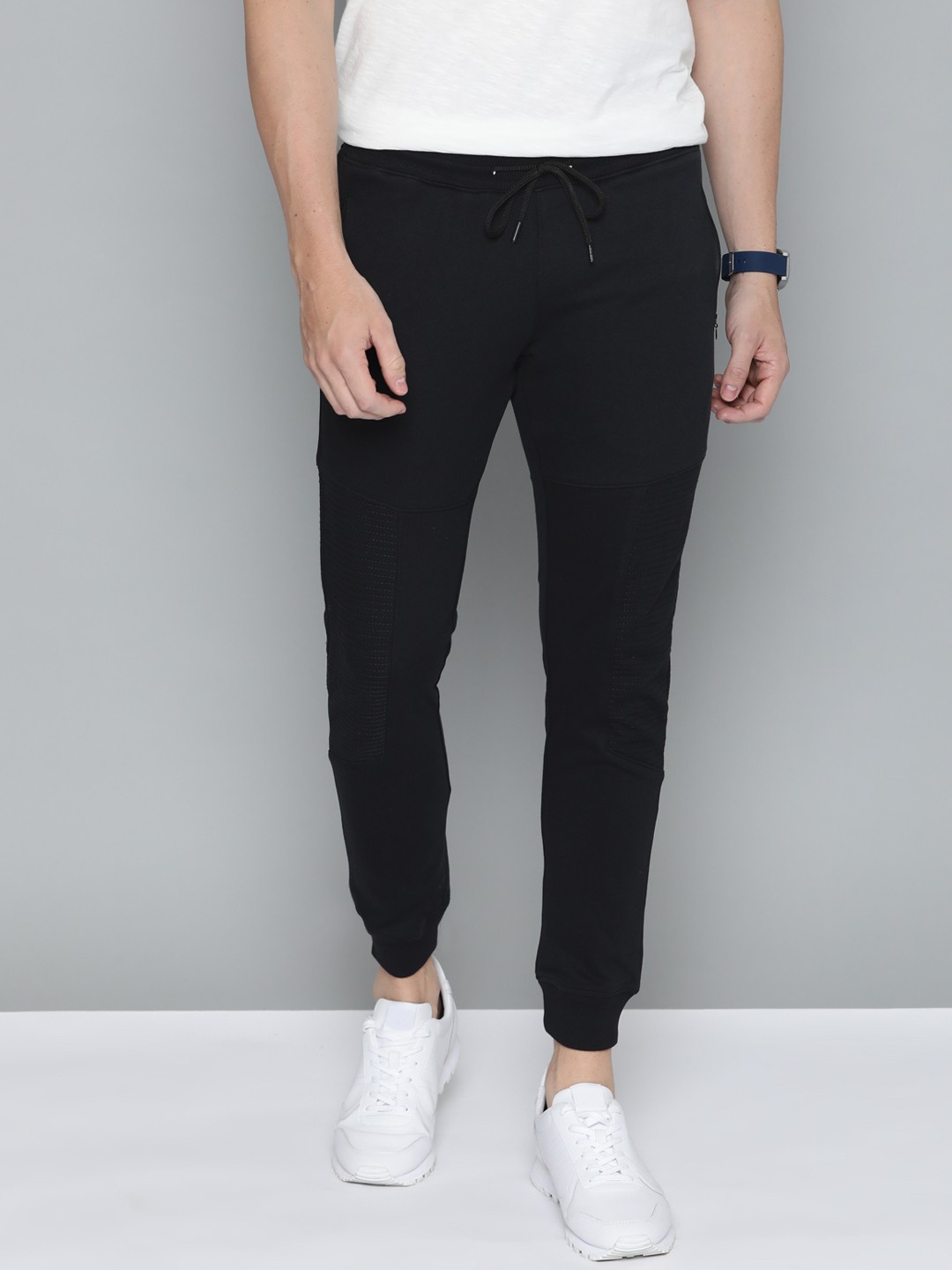 

Mast & Harbour Men Black Solid Joggers