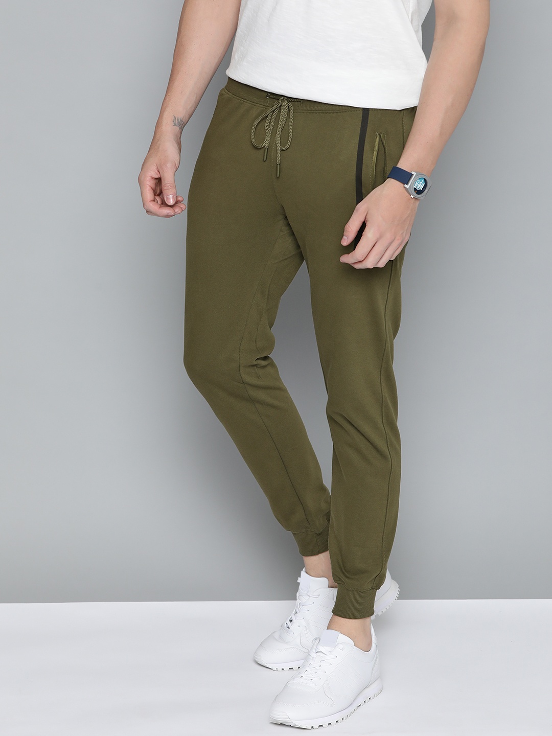 

Mast & Harbour Men Olive Green Solid Joggers