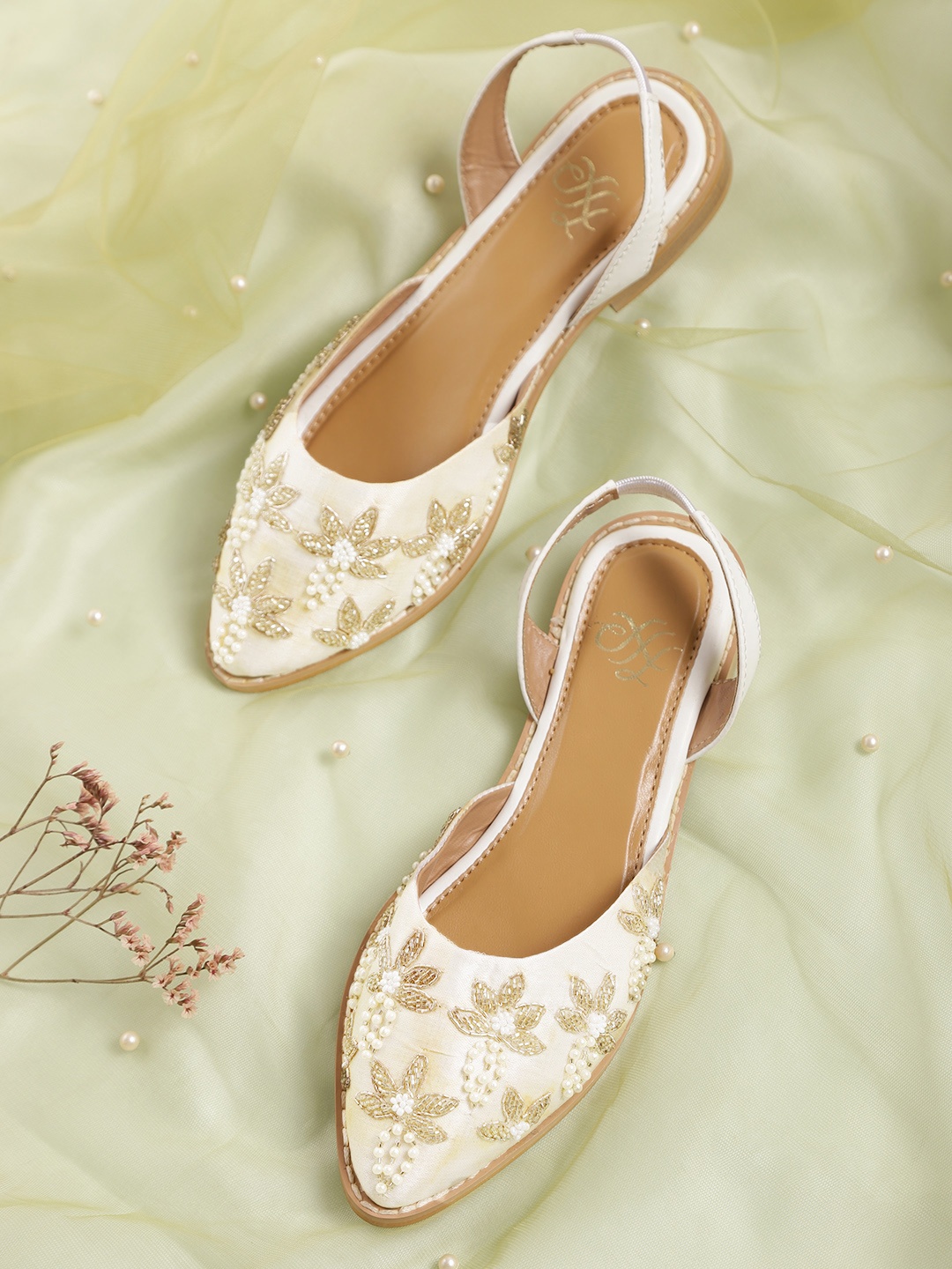 

House of Pataudi Women Off-White & Gold-Toned Embellished Handcrafted Pointed-Toe Flats