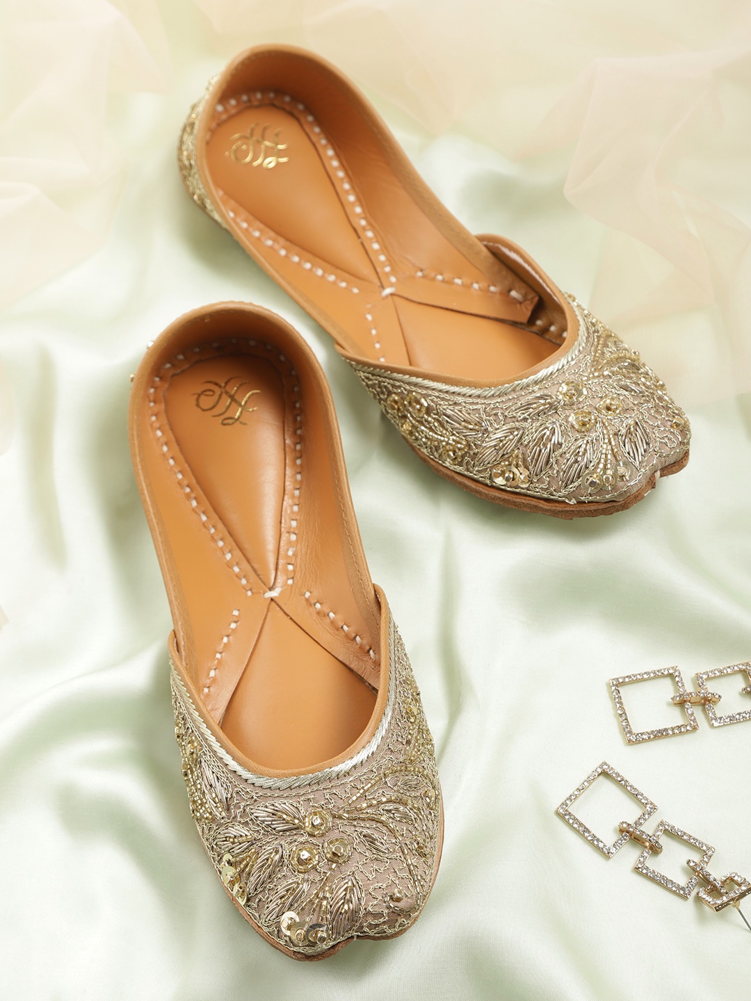 

House of Pataudi Women Taupe & Gold-Toned Ethnic Embellish Handcrafted Leather Mojaris