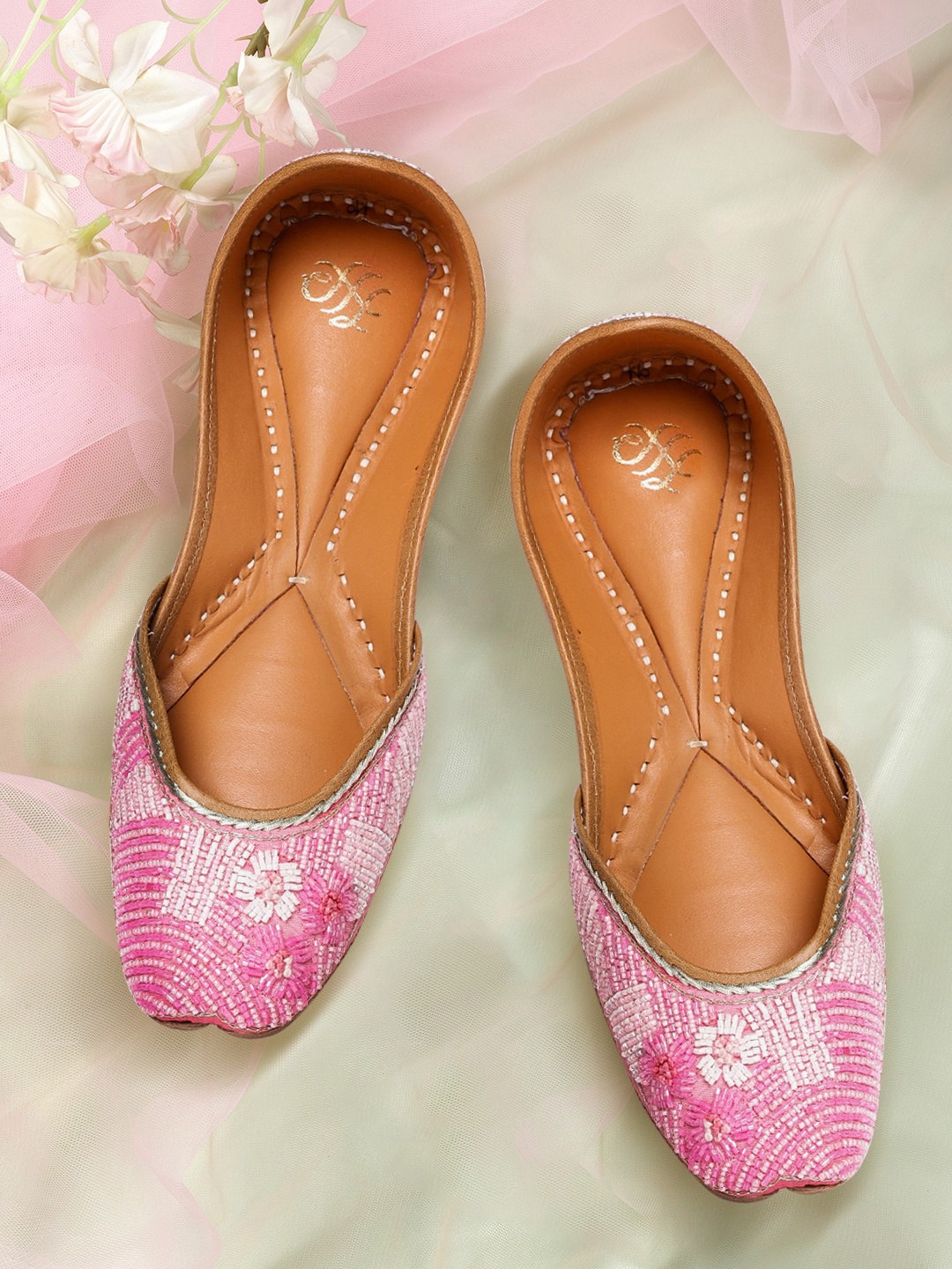 

House of Pataudi Women Pink & White Embellished Handcrafted Mojaris