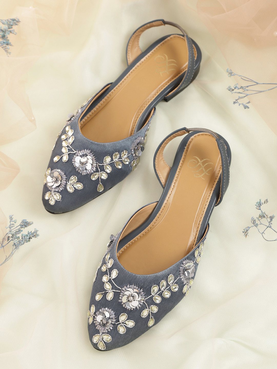 

House of Pataudi Women Charcoal Grey Embellished Handcrafted Pointed Toe Flats