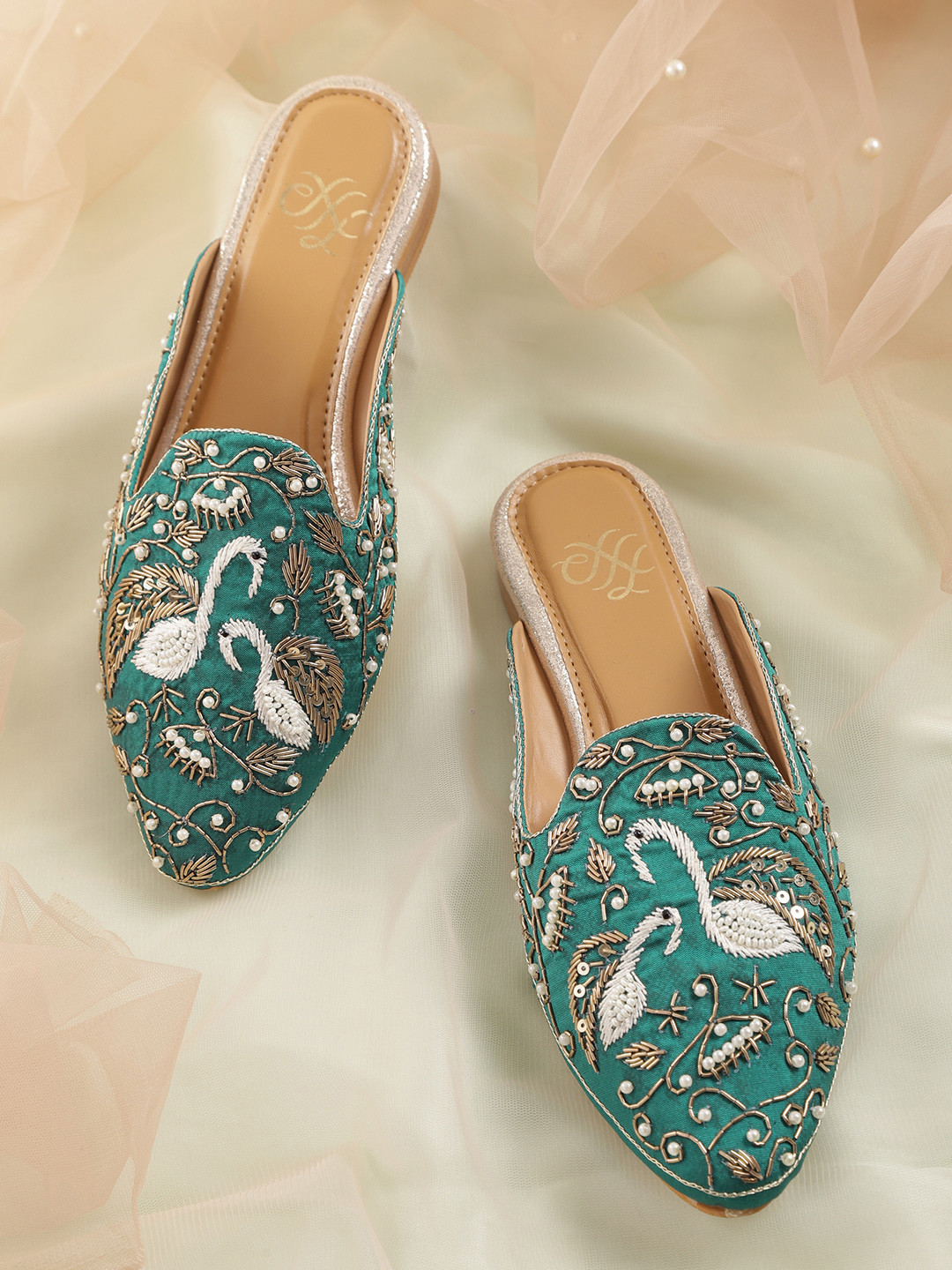 

House of Pataudi Green & White Ethnic Embellished Satin Finish Leather Handcrafted Mules