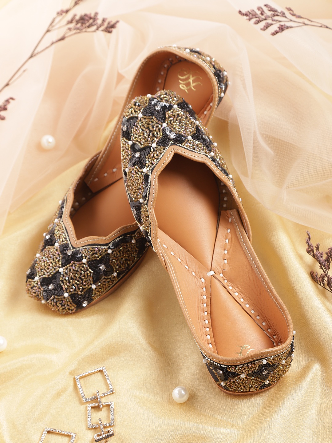 

House of Pataudi Women Black & Gold-Toned Embellished Handcrafted Mojaris