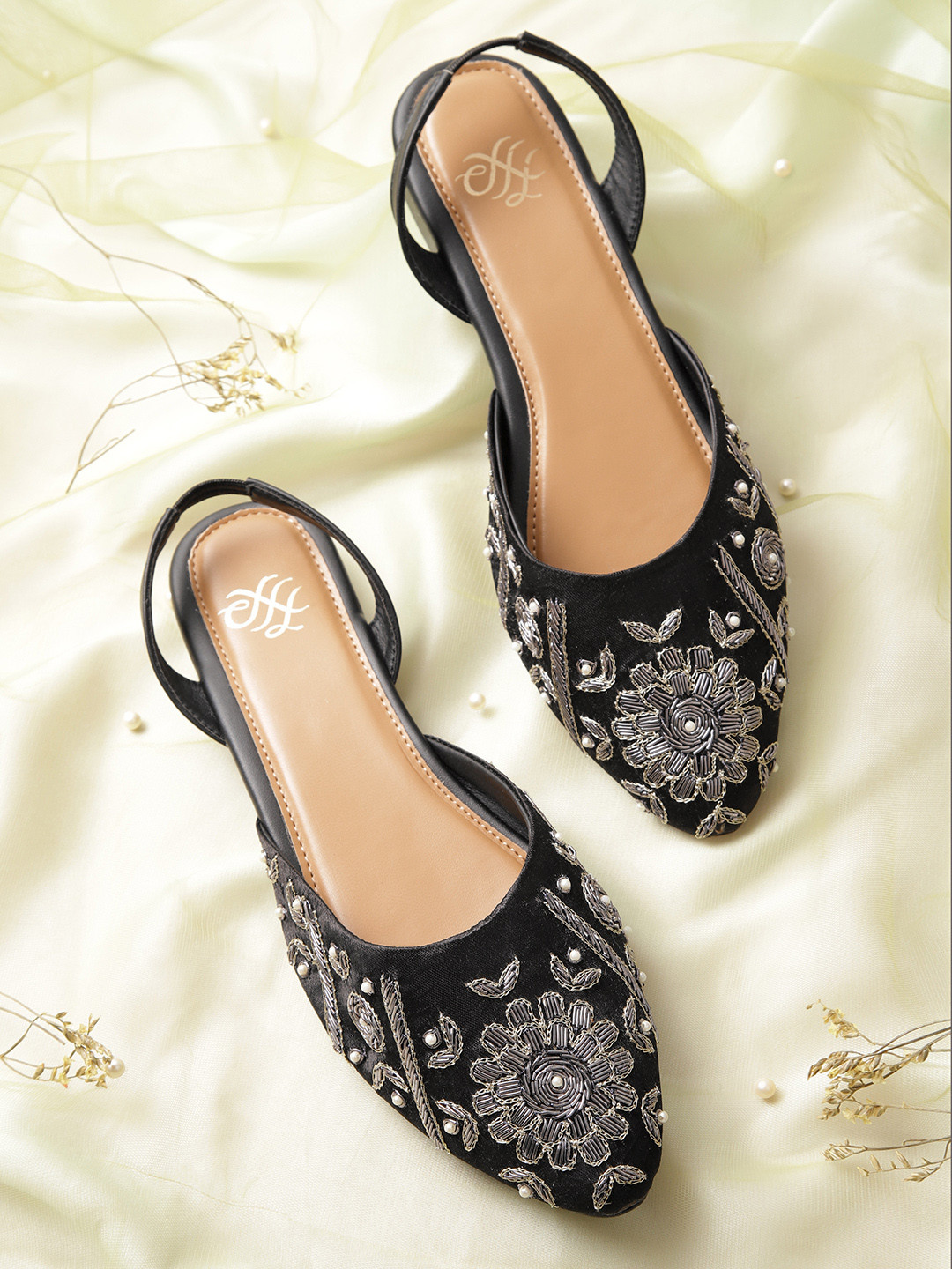 

House of Pataudi Women Black & Silver-Toned Embroidered Handcrafted Pointed Toe Flats