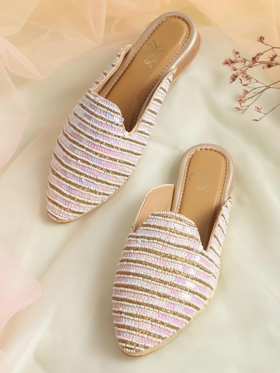 

House of Pataudi Women White & Gold-Toned Ethnic Embellished Leather Handcrafted Mules