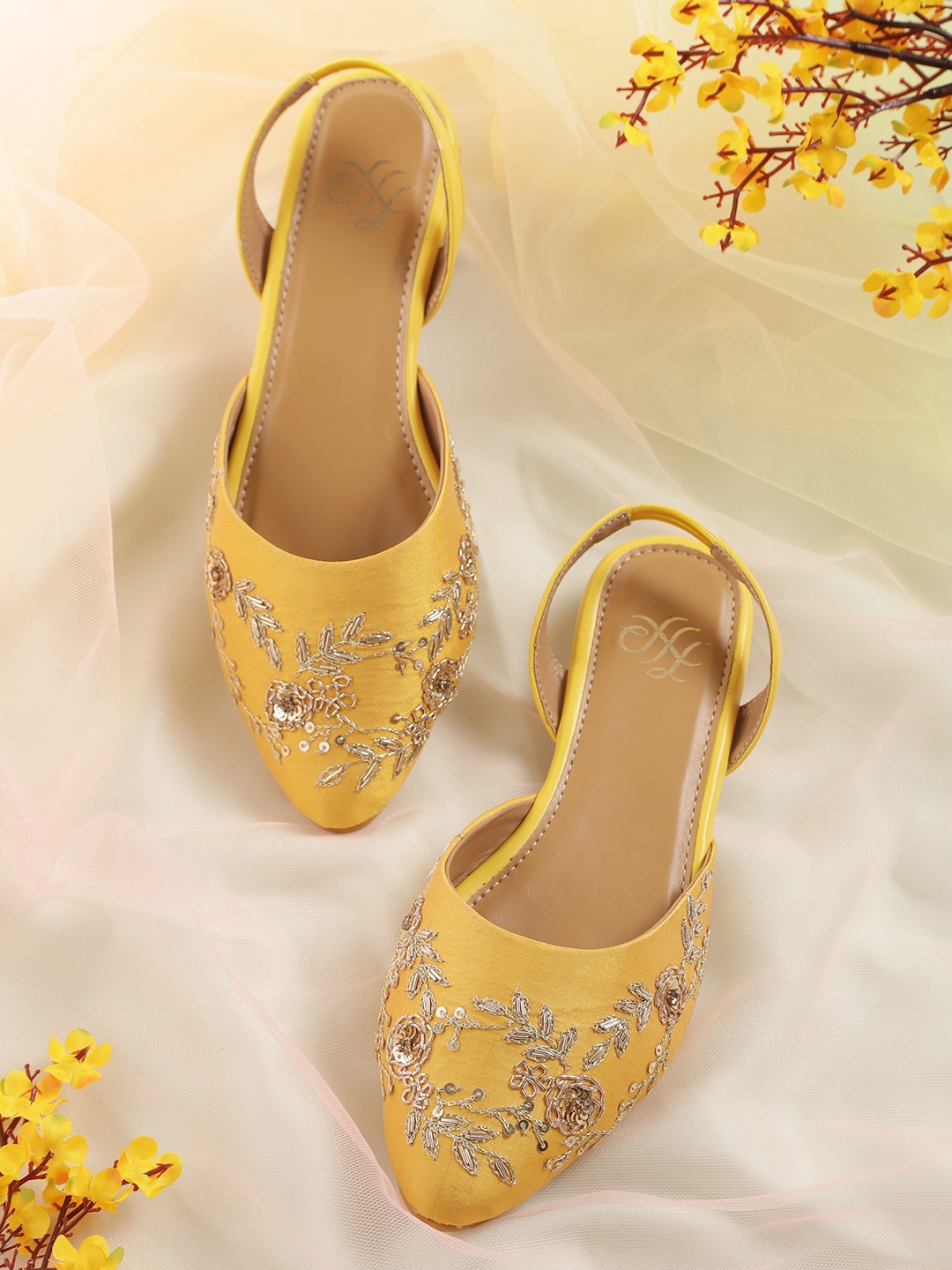 

House of Pataudi Women Mustard Yellow Embellished Handcrafted Pointed-Toe Flats