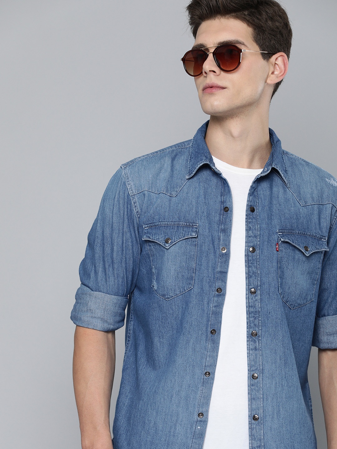 

Levis Men Blue Slim Fit Faded Opaque Faded Casual Denim Shirt