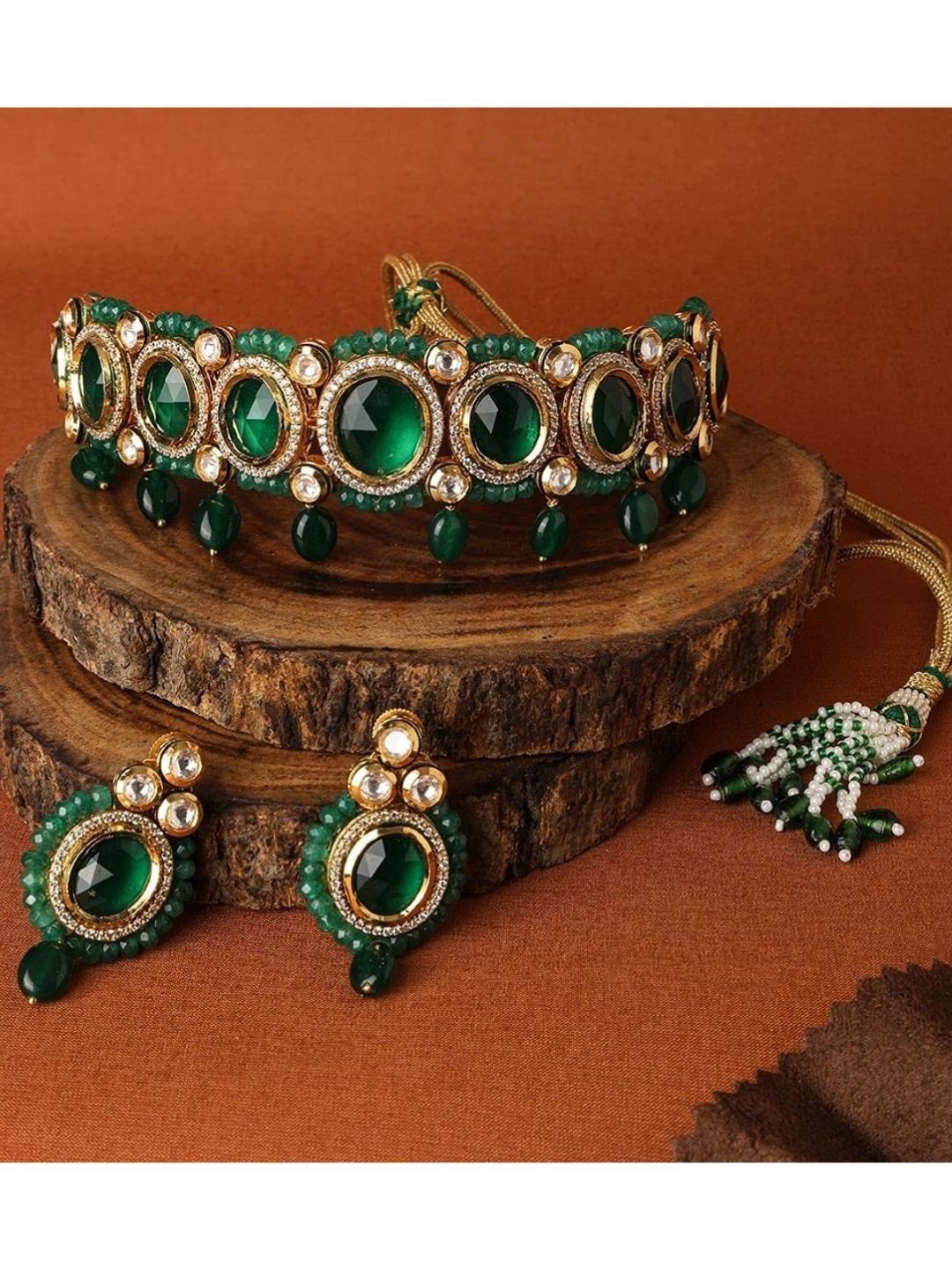 

AccessHer Gold-Plated & Green Kundan & Kundan Emerald Stone-Studded Choker Jewellery Set