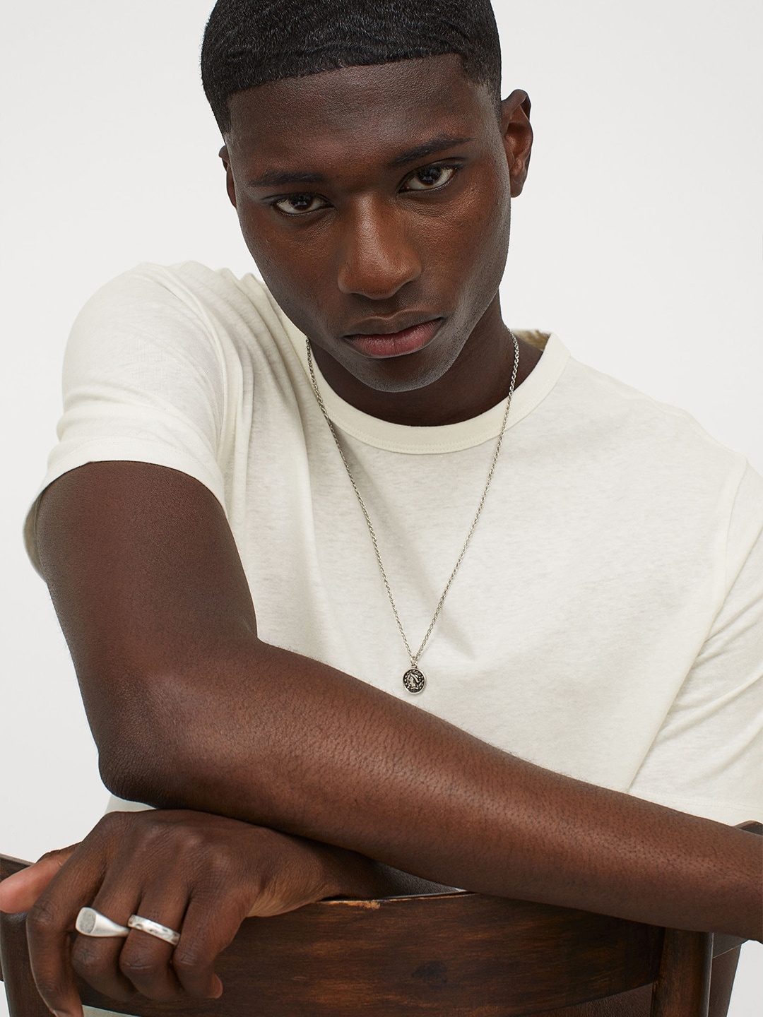 

H&M Men White Linen-Blend T-shirt