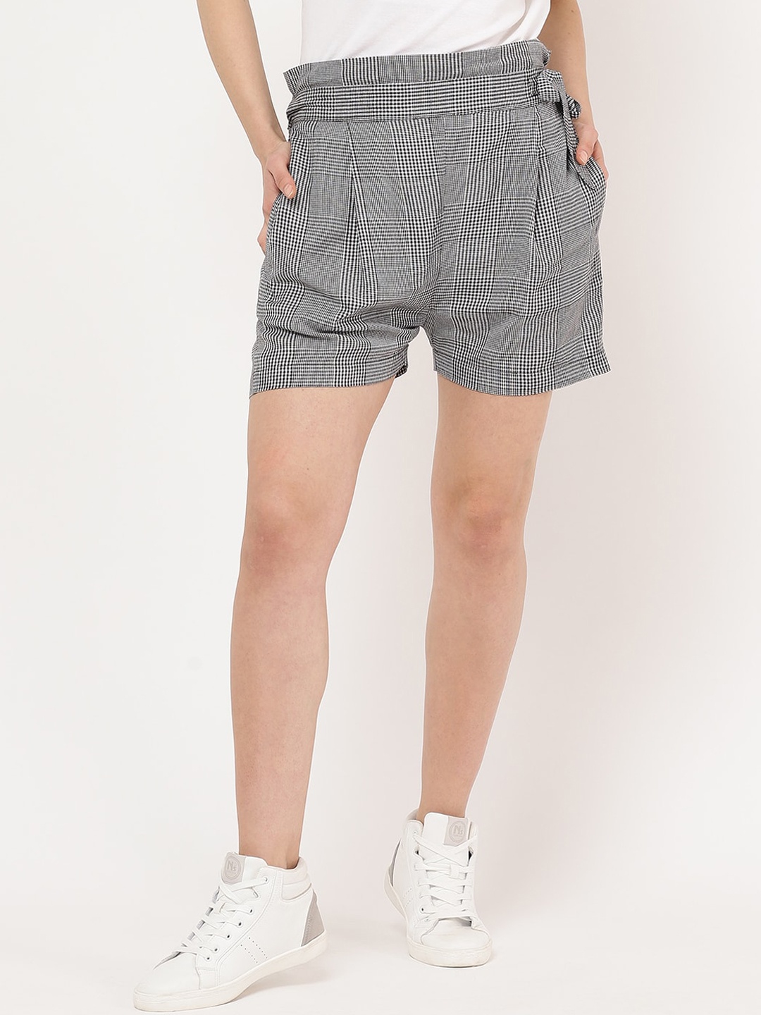 

Indietoga Women Black Checked High-Rise Regular Shorts